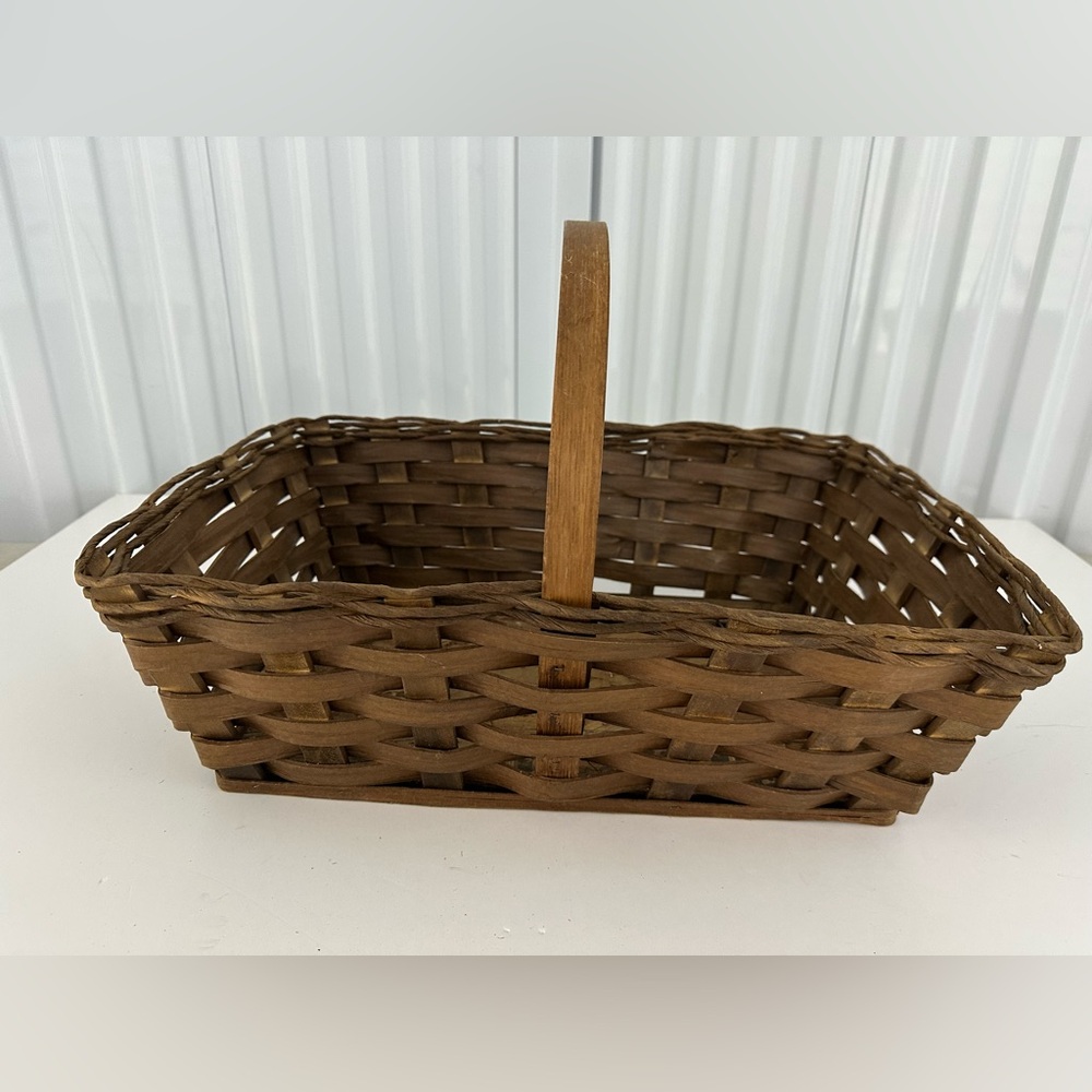 Handwoven Brown Wicker Basket with Handle - Sturdy Bottom